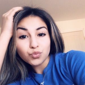 Meet your Posher, Mercedes